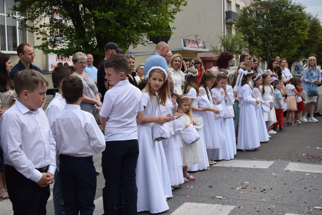 procesja Bożego Ciała w parafii Matki Bożej Dobrej Rady w Zgierzu