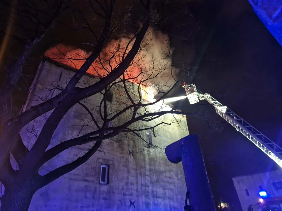 Pożar w kamienicy na Piasecznej w Łodzi