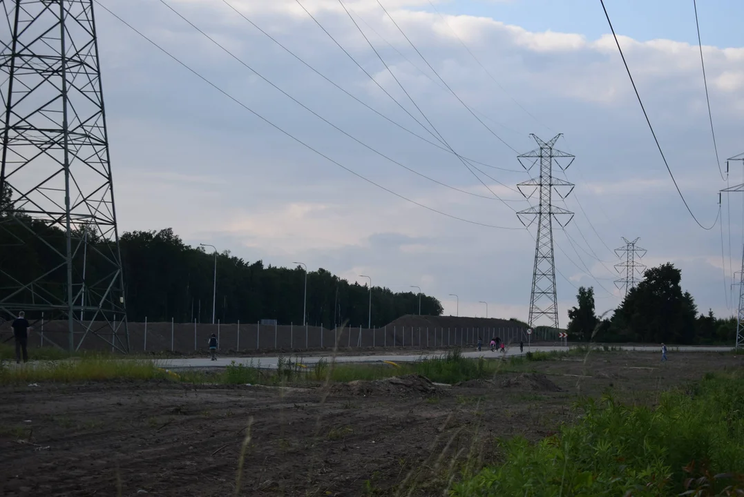 Brakuje 300 metrów wału osłaniającego od hałasu