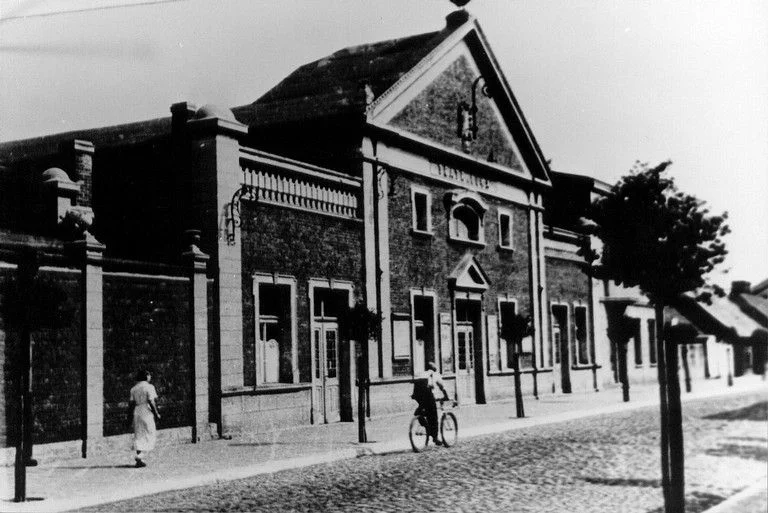 Teatr "Luna" założony przez pioniera kinematografii Juliusa Vortheila (1912) (dawne kino "Mazur" przy ul. św. Jana) zdjęcie z okresu międzywojennego