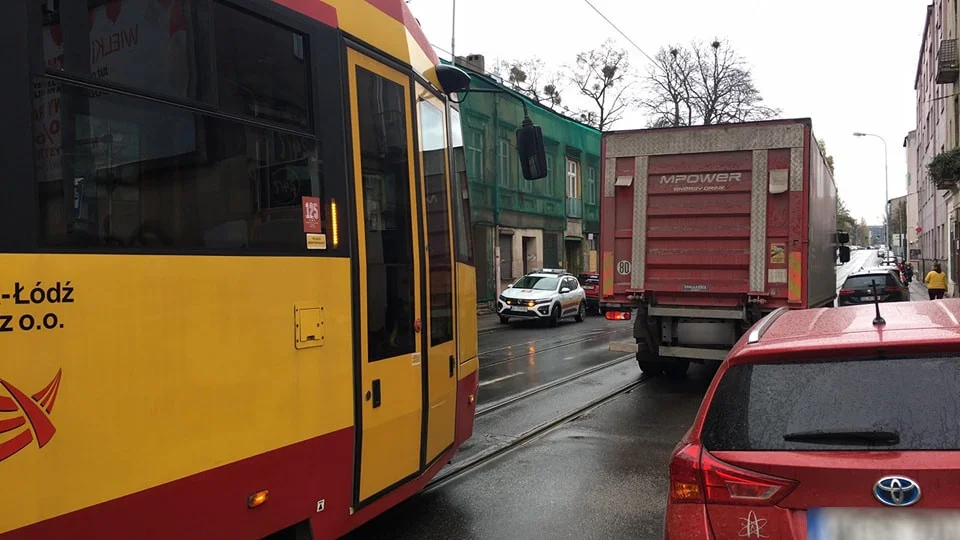 Utrudnienia na ulicy Pomorskiej - awaria ciężarówki zatrzymała tramwaje MPK Łódź