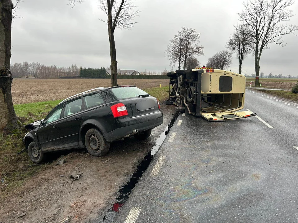 Nie ustąpił pierwszeństwa i doprowadził do "czołówki". Dwie osoby ranne - Zdjęcie główne