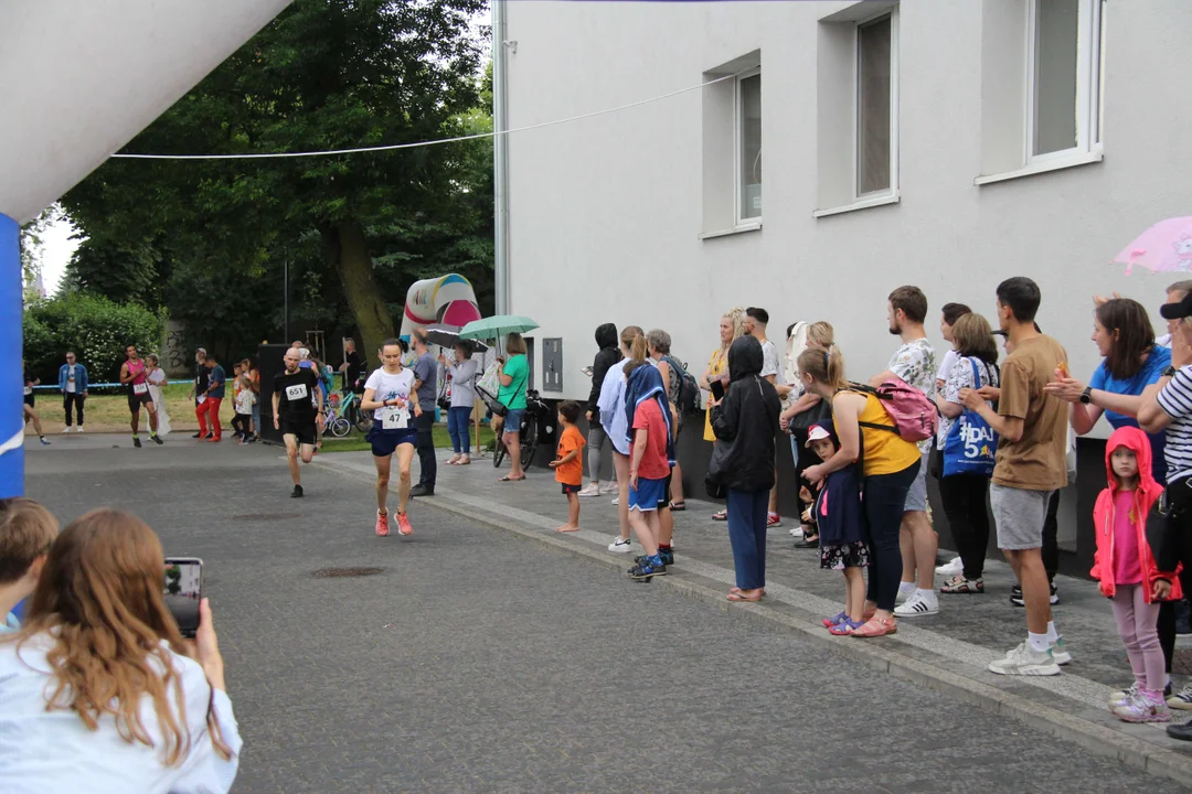 Piknik rodzinny fundacji „Daj piątaka na dzieciaka” na Bałutach