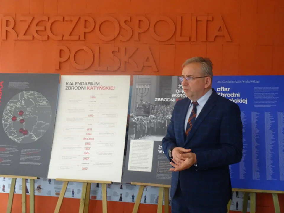 "Podwójnie zapomniani". Poruszająca wystawa w Kutnie (ZDJĘCIA)