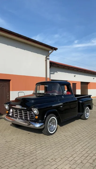 Chevy Apache 1956