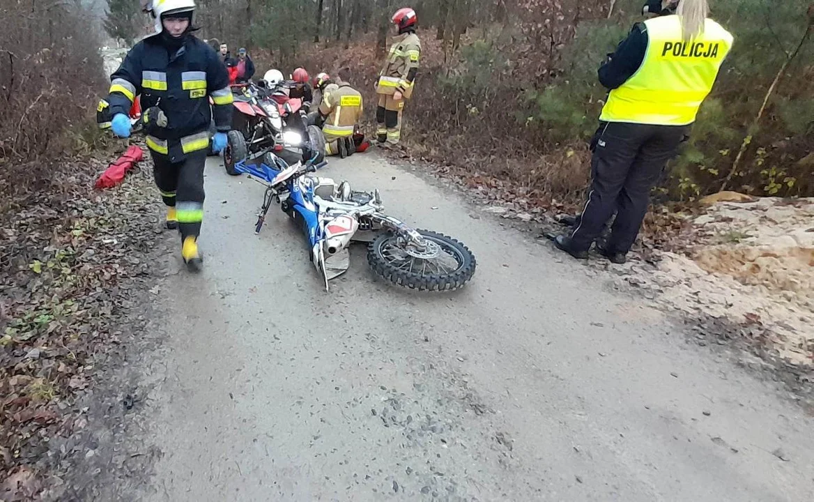 Czołowe zderzenie motocykla i quada. Śmigłowiec w akcji [ZDJĘCIA] - Zdjęcie główne