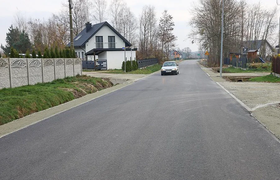 Starosta i wójt budują drogę