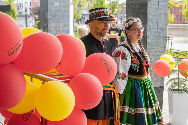 W oczekiwaniu na dożynki - Zdjęcie główne