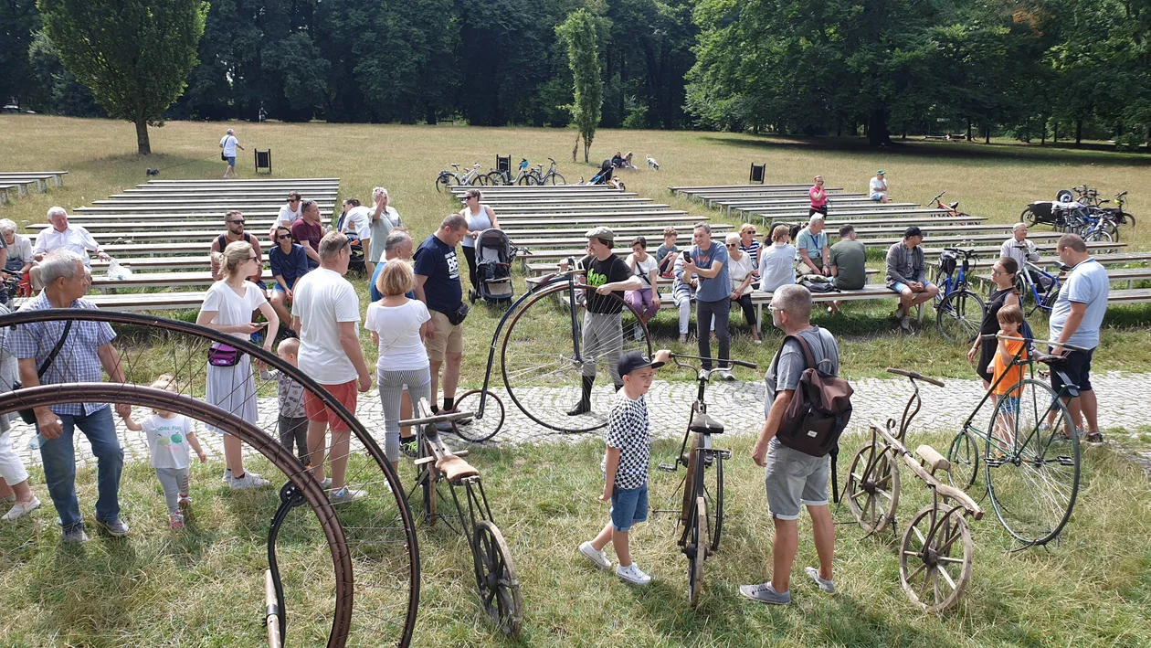 Historia rowerów w Parku Julianowskim na 600. urodizny Łodzi