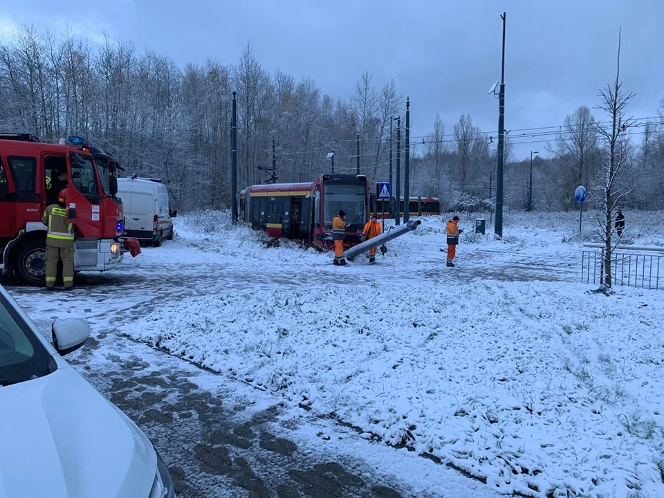 Utrudnienia po wykolejeniu tramwaju MPK Łódź na Olechowie