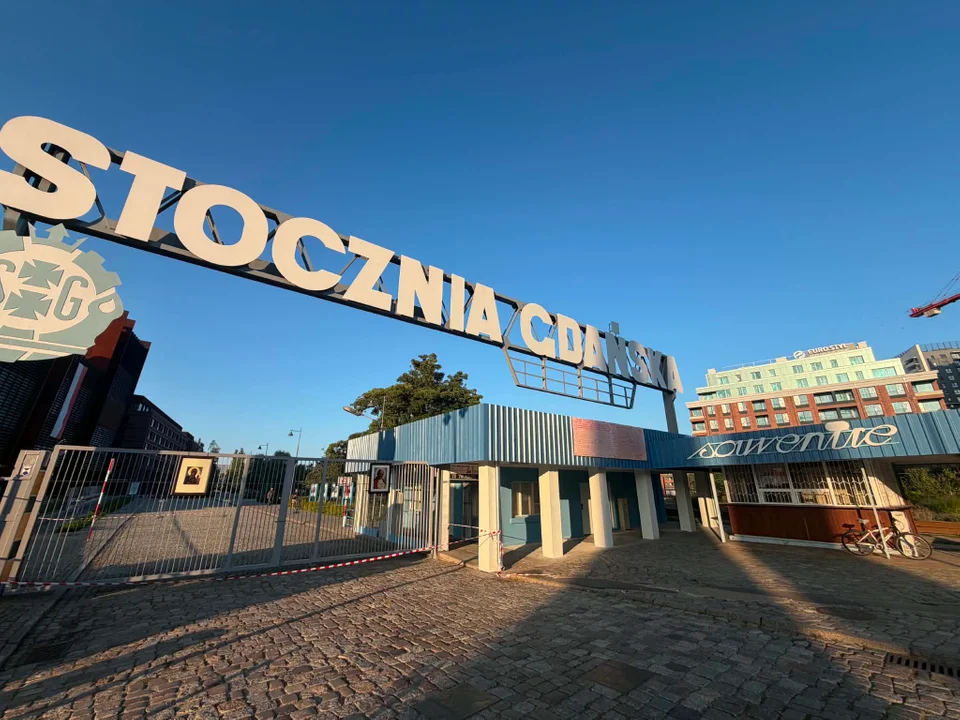 Zabytkowa portiernia przy Bramie Stoczni Gdańskiej odzyskała dawny wygląd