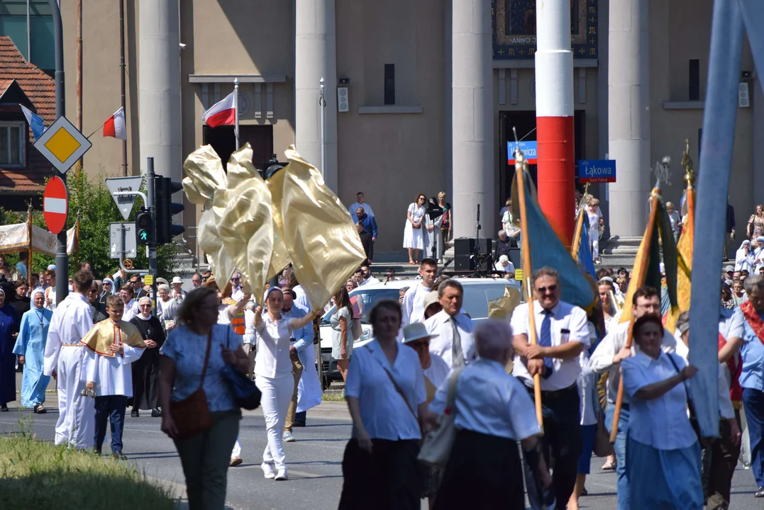 Procesje Bożego Ciała przeszły ulicami Łodzi