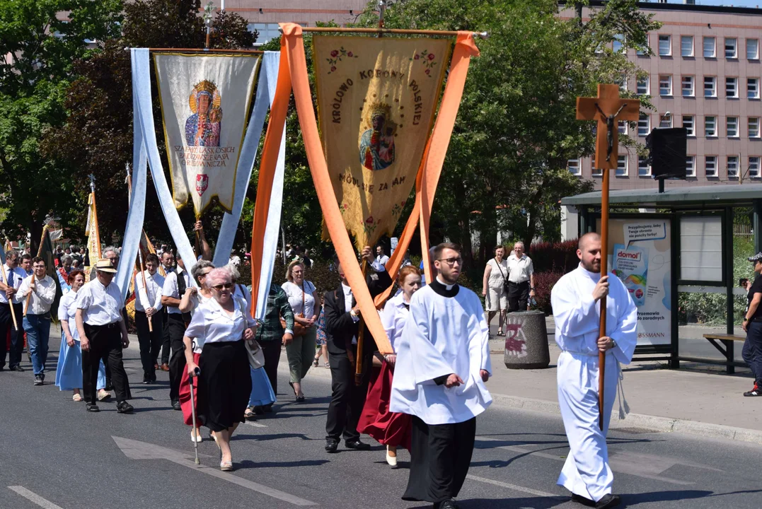 Procesje Bożego Ciała przeszły ulicami Łodzi