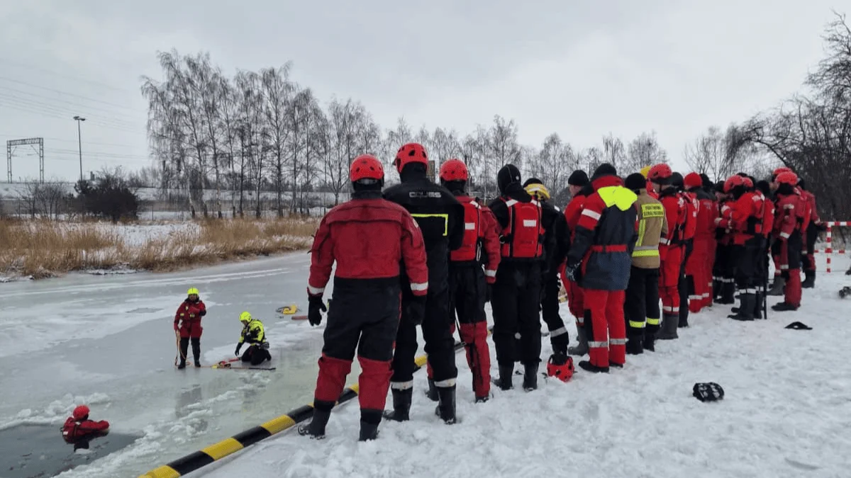 Pełno strażaków na Martwej Wiśle w Gdańsku. Nie uwierzysz, co tam się wydarzyło? - Zdjęcie główne