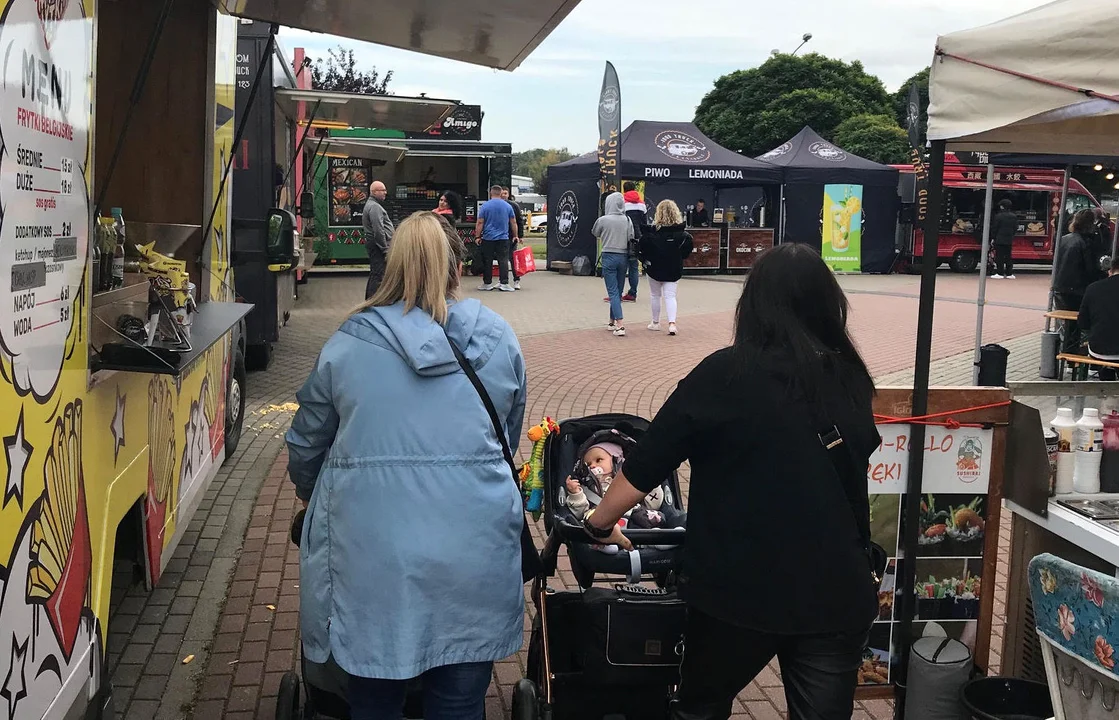 Food Trucki przy Galerii Wisła w Płocku