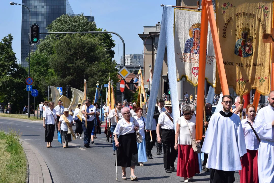 Procesje Bożego Ciała przeszły ulicami Łodzi