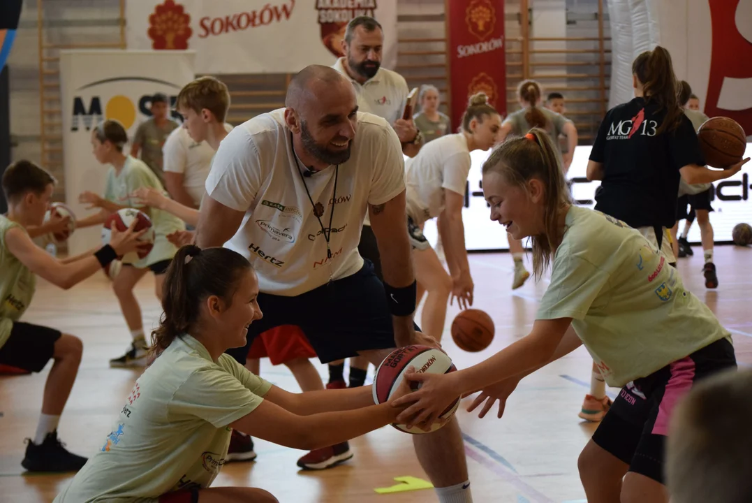 Marcin Gortat Camp 2023 w Zgierzu. Nie tylko koszykówka, również motywacja [ZDJĘCIA] - Zdjęcie główne