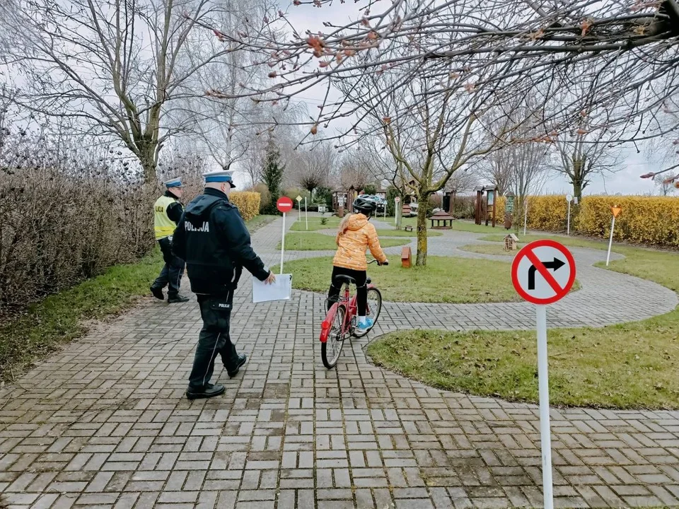 Powiatowy etap Turnieju Bezpieczeństwa w Ruchu Drogowym. Jak poszło zawodnikom? [ZDJĘCIA] - Zdjęcie główne