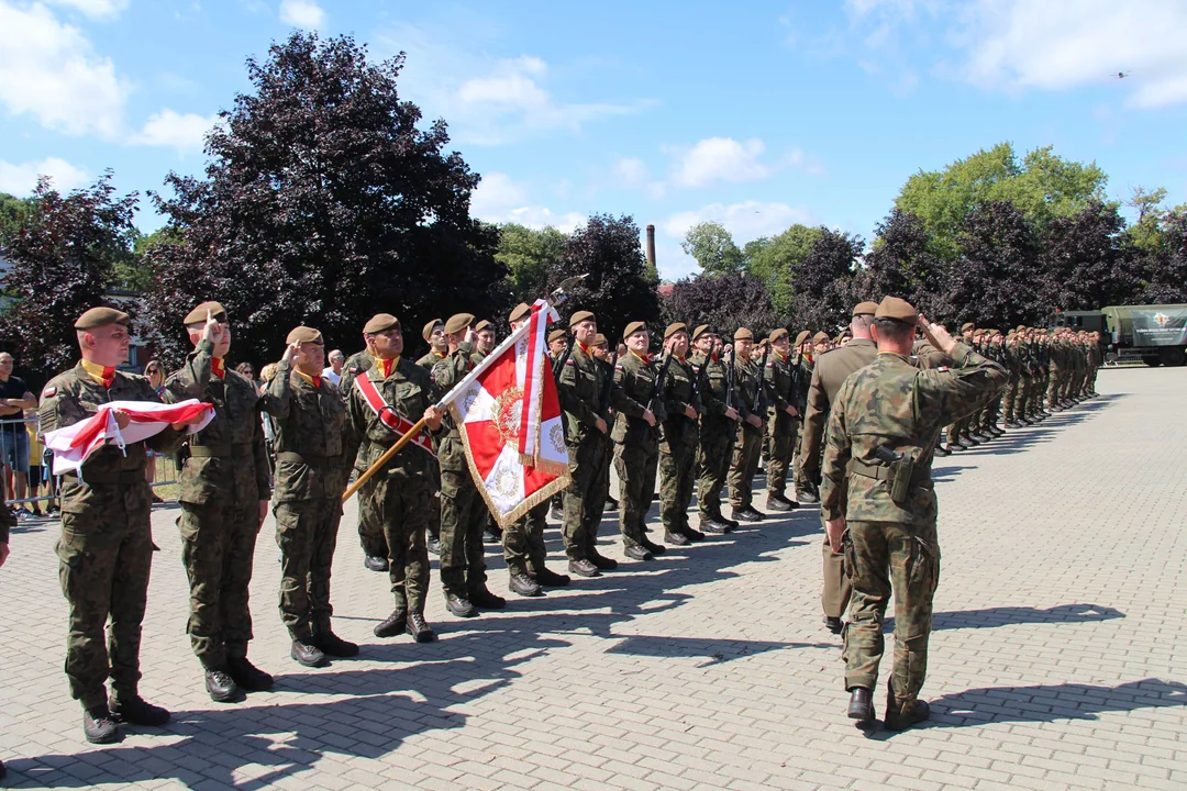 Przysięga wojskowa żołnierzy dołączających do 9 Łódzkiej Brygady Obrony Terytorialnej