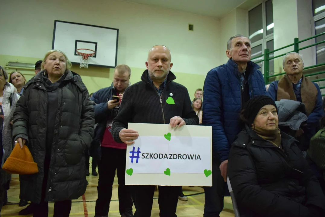 Łodzianie protestują przeciwko Audioriver w parku na Zdrowiu. „Nikt nie stoi po naszej stronie” [ZDJĘCIA] - Zdjęcie główne