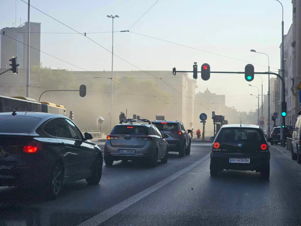 Remont pasa autobusowo-tramwajowego na pl. Dąbrowskiego w Łodzi