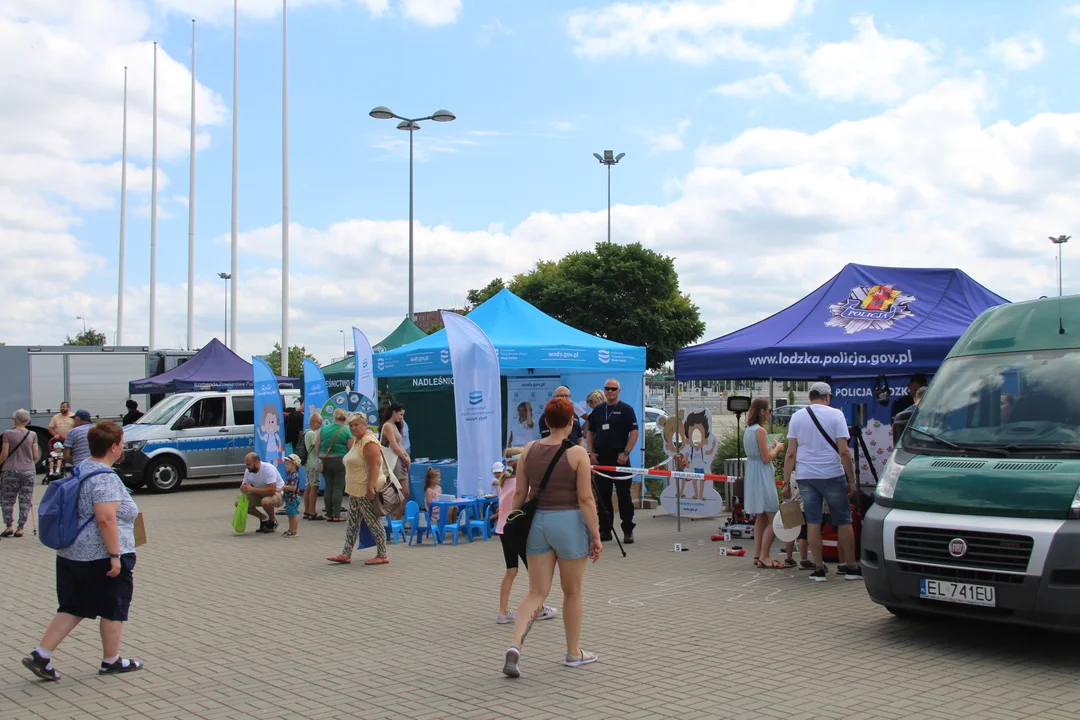 Piknik rodzinny "Bezpieczne Wakacje z Mundurem" pod Atlas Areną