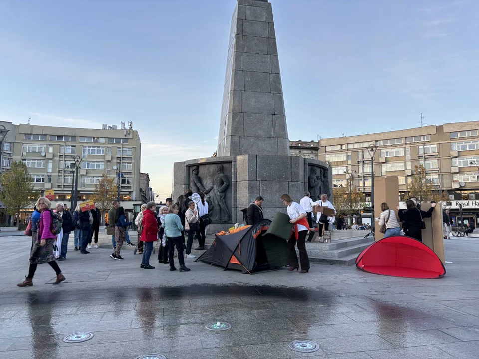 Manifestacja Łódzkiego Stowarzyszenia Lokatorów - pl. Wolności 8.10.2024 r.