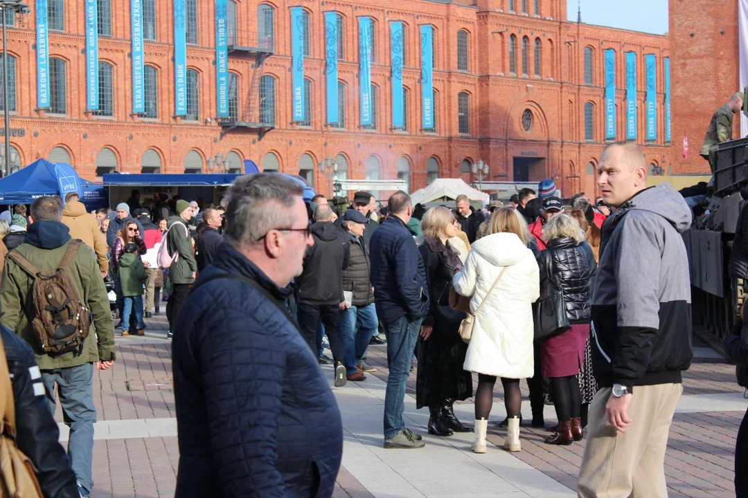 Święto Niepodległości przed Manufakturą