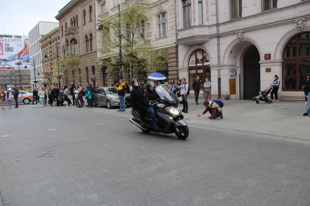 Wielka parada motocyklowa na ulicy Piotrkowskiej w Łodzi