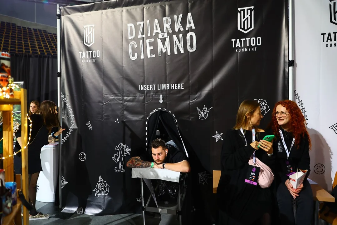 Łódź Tattoo Konwent w Atlas Arenie, wielu łodzian z nowymi dziarkami.