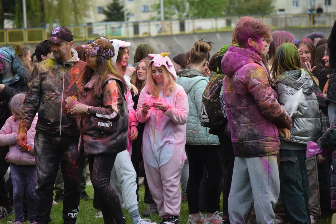 Ogromne bańki mydlane i mnóstwo kolorów! Zobacz zdjęcia z festiwali na stadionie Społem w Łodzi - Zdjęcie główne