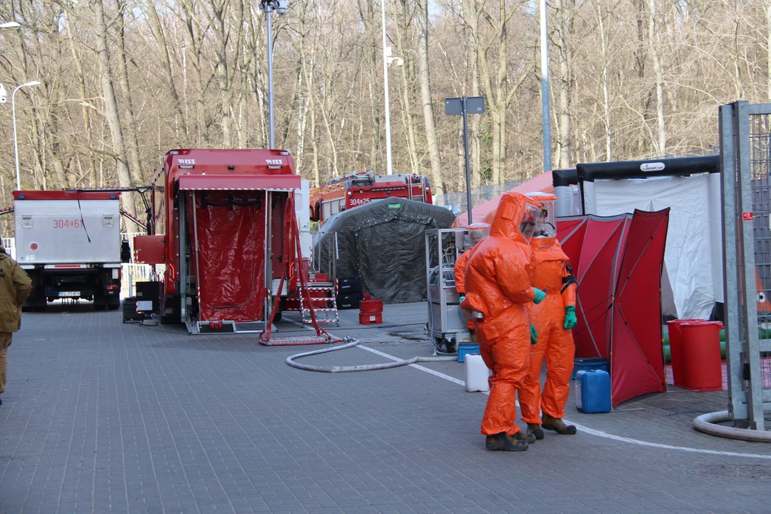 Ćwiczenia służb specjalnych na stadionie ŁKS-u