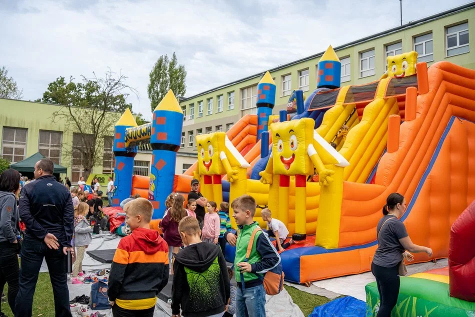 Piknik rodzinny z okazji 600-lecia Łodzi w Szkole Podstawowej nr 7 w Łodzi 