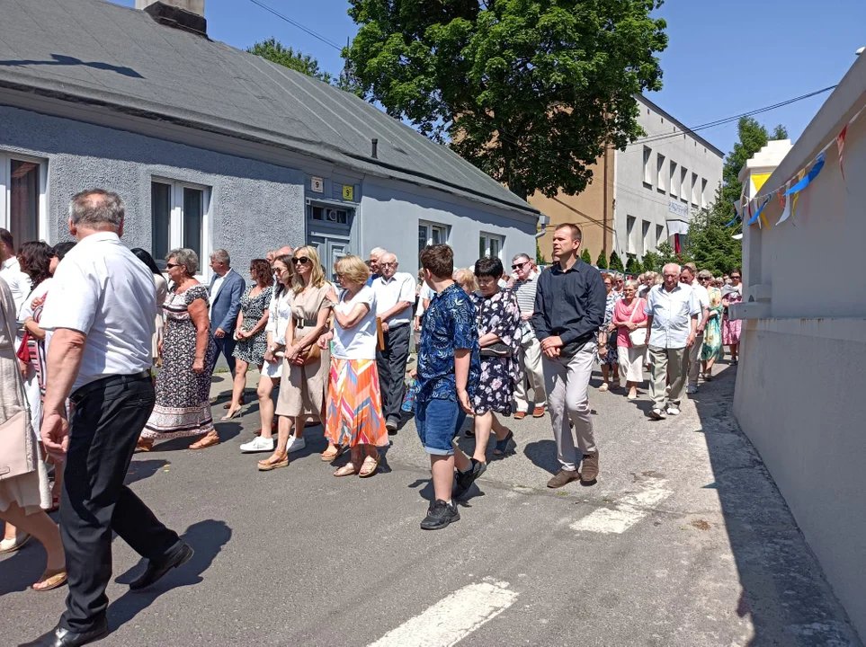 Ulicami Zgierza przeszły procesje Bożego Ciała.