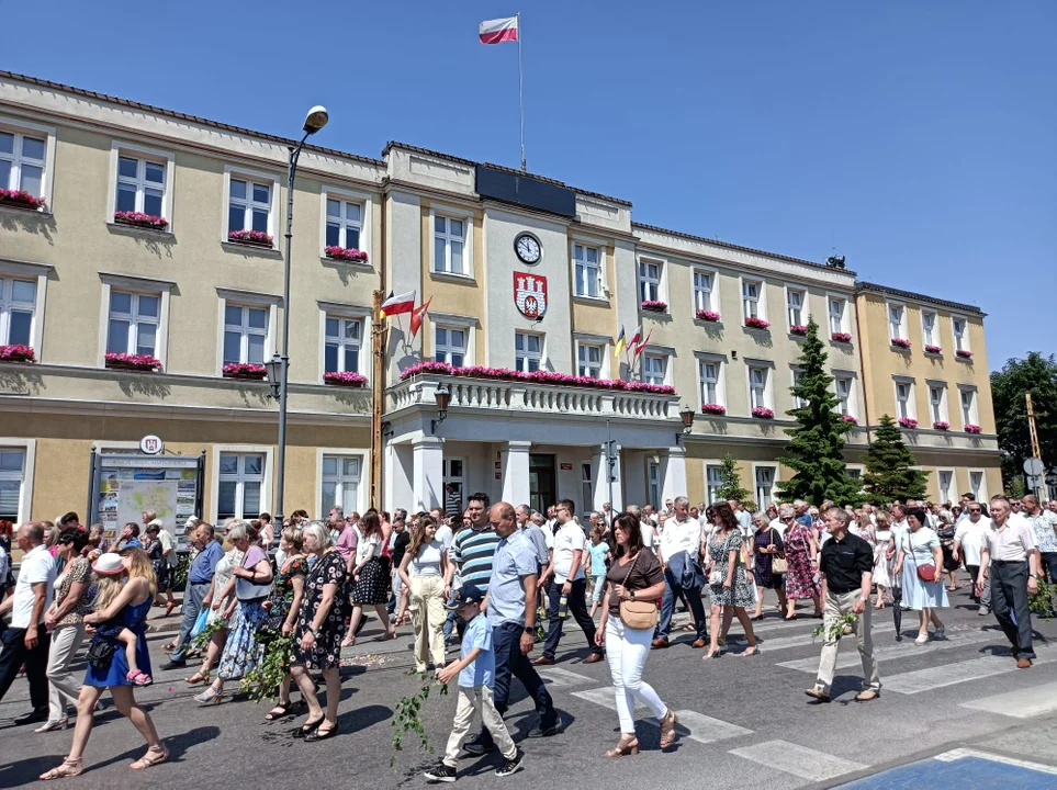 Ulicami Zgierza przeszły procesje Bożego Ciała.