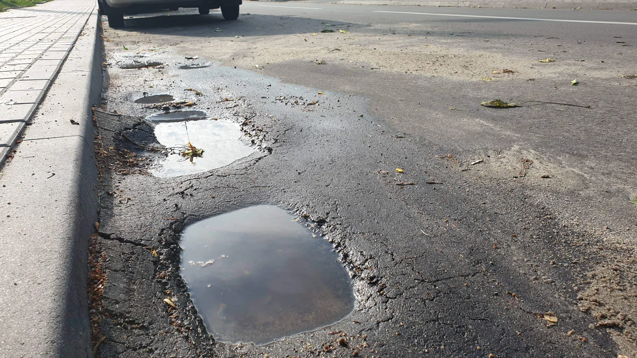 Dziury po remoncie na ul. Rembowskiego w Zgierzu