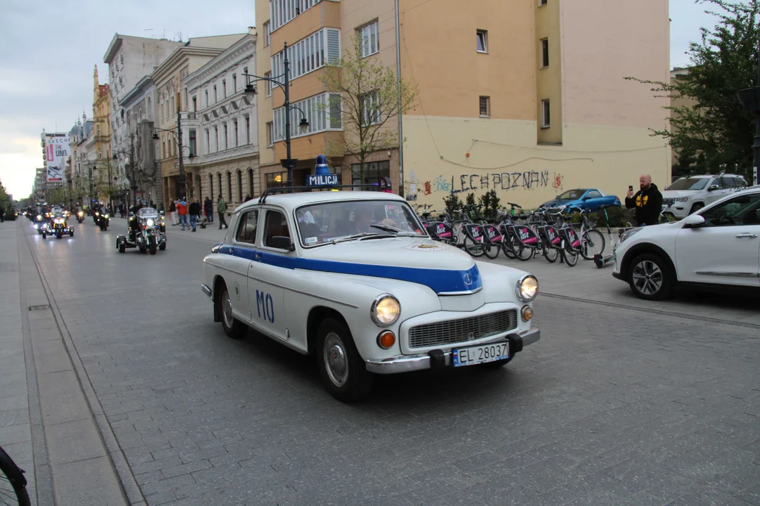 Wielka parada motocyklowa na ulicy Piotrkowskiej w Łodzi