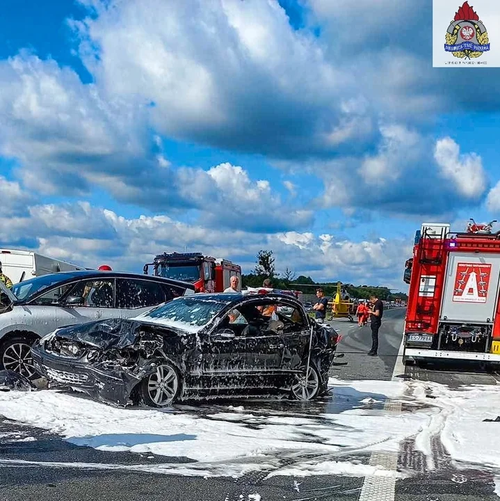 Ogromne utrudnienia na A2 po zderzeniu trzech pojazdów