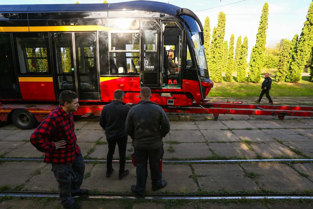 Nowe tramwaje Moderus Gamma docierają do Łodzi