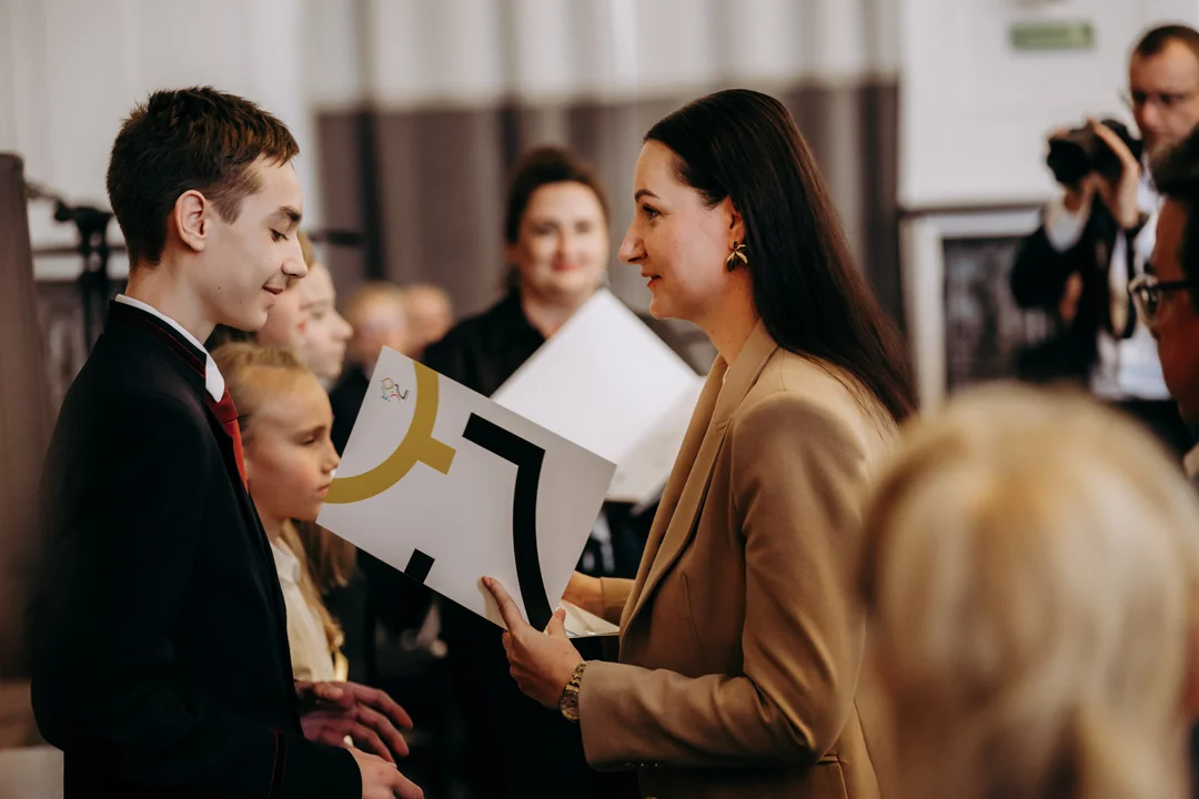 Stypendia dla łódzkich prymusów. Program Mia100 Zdolnych, 25.11.2024 r.