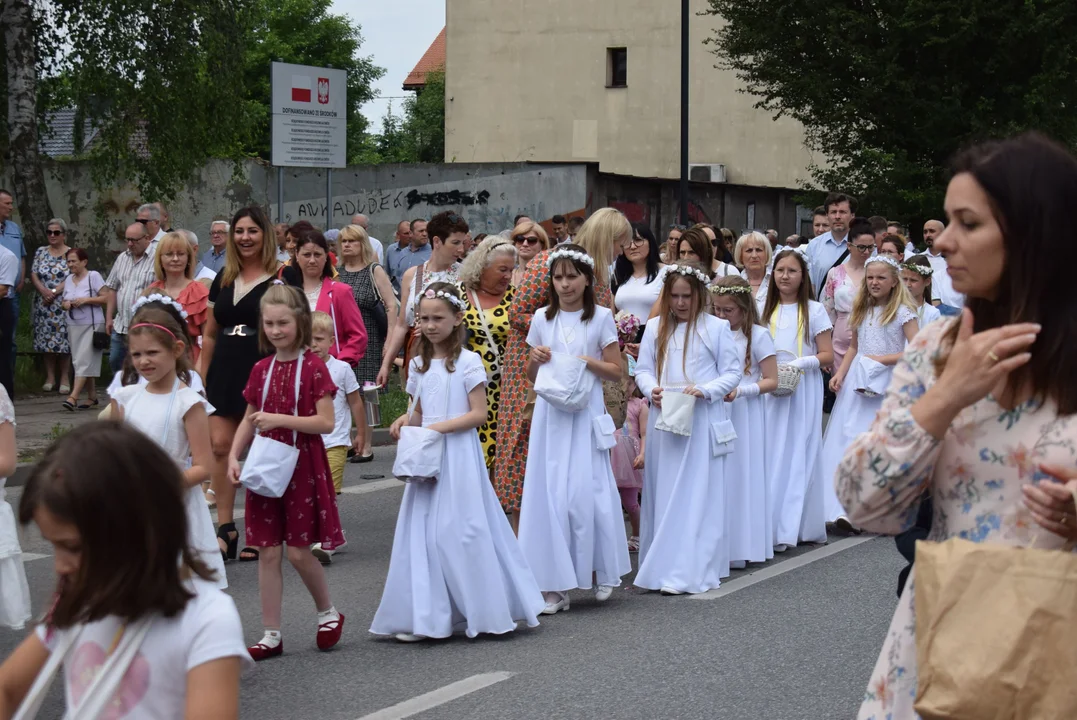 procesja Bożego Ciała w parafii Matki Bożej Dobrej Rady w Zgierzu