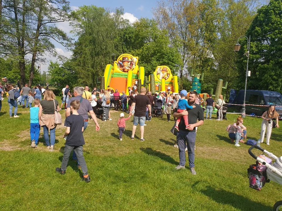 Moc atrakcji na Festiwalu Baniek Mydlanych w Zgierzu. Dzieciaki były uradowane, to wszystko dla nich [zdjęcia]