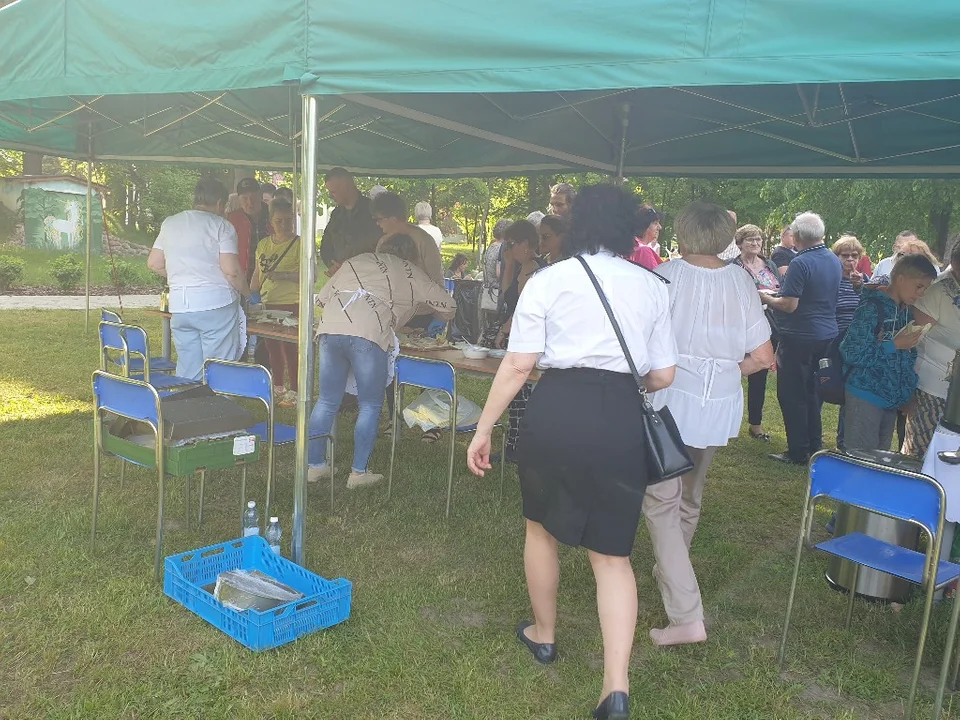 Piknik Strażacki w Dzierżąznej pod Zgierzem. Piękna pogoda i mnóstwo atrakcji, muzyki i dobrego jedzenia [zdjęcia]