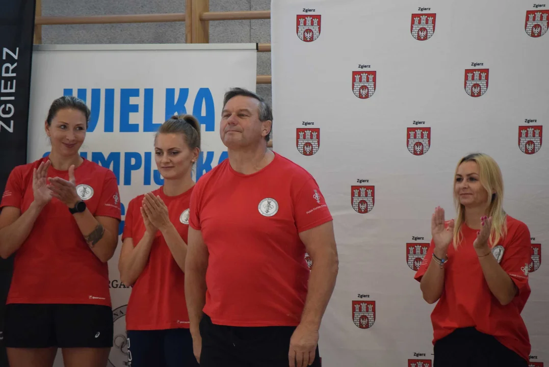 Olimpijczycy poprowadzili zajęcia WF-u