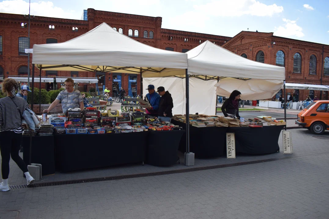 Zlot klasycznych samochodów w Manufakturze