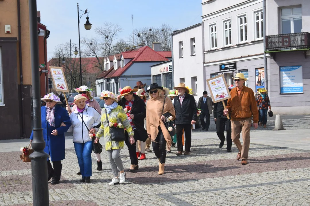 Ulicami Łęczycy przeszedł wiosenny Marsz Kapeluszy