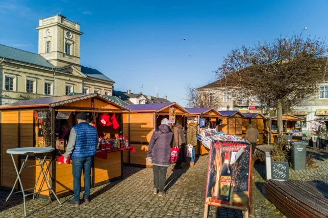 Jarmark świąteczny oraz bożonarodzeniowa szopka w 2019 roku