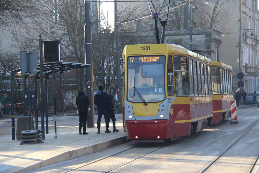 Przystanki tramwajowe przy Wojska Polskiego i Franciszkańskiej