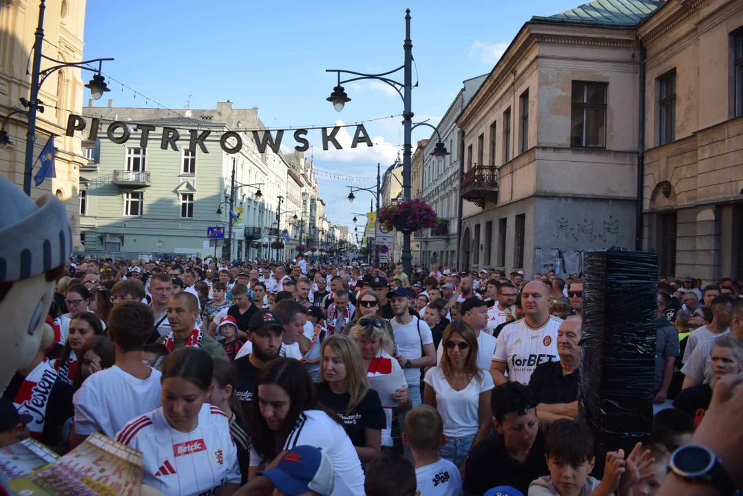 Prezentacja drużyny ŁKS-u na placu Wolności
