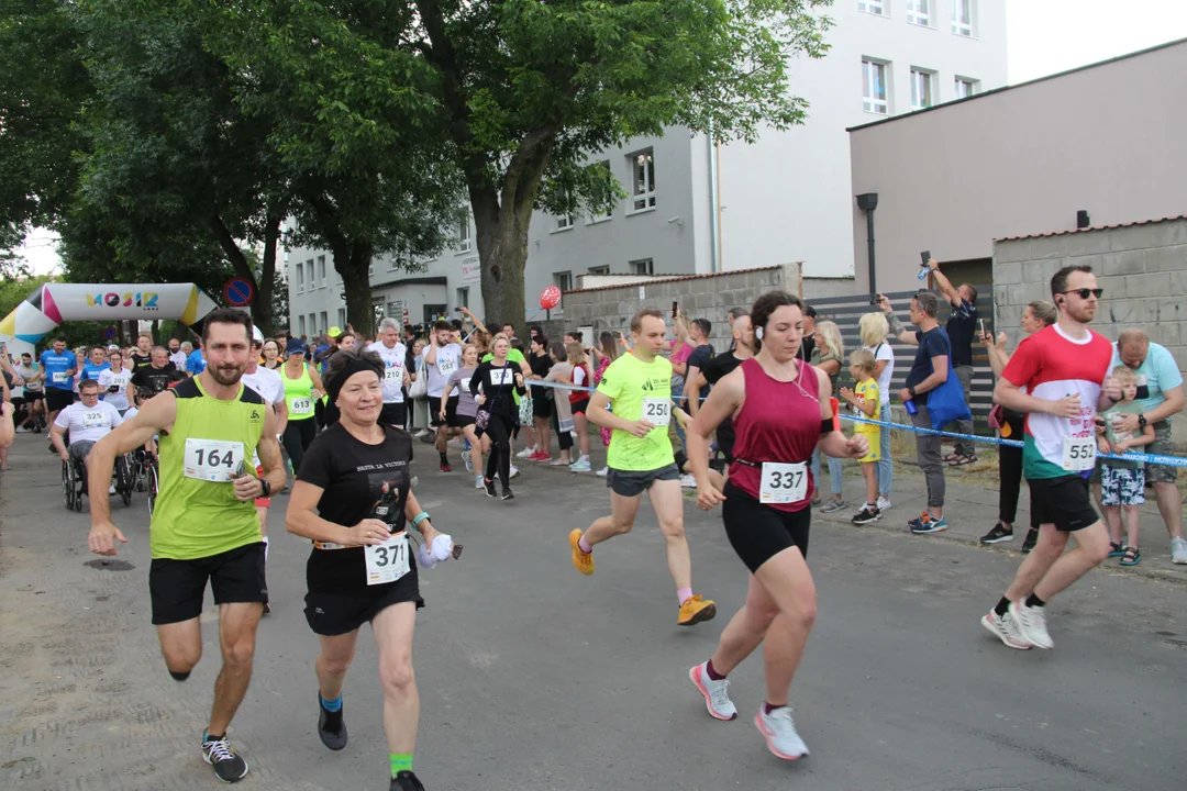 Piknik rodzinny fundacji „Daj piątaka na dzieciaka” na Bałutach